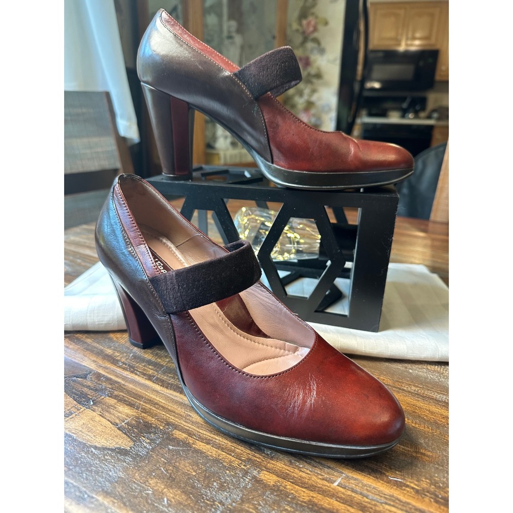 BeautiFeel Two Tone Leather Mary Jane Block Heel Pump Burgundy Brown Sz 39
8/8.5